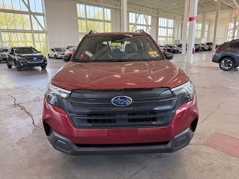 Used 2025 Subaru Forester w/ Convenience Package #1 AWD/4WD image 8