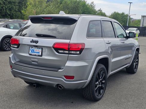 Used 2020 Jeep Grand Cherokee Altitude AWD/4WD image 5