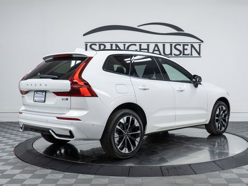 New 2026 Volvo XC60 B5 Plus w/ Climate Package image 5