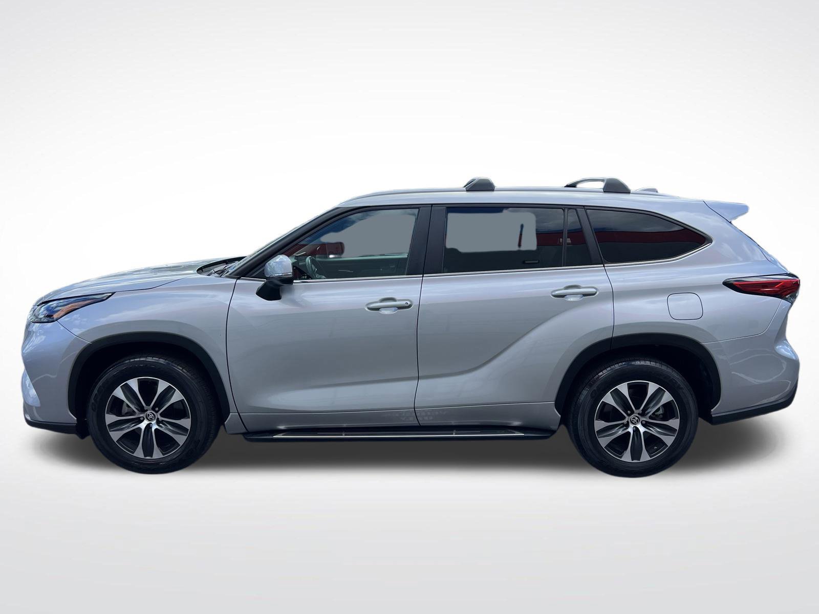 Used 2023 Toyota Highlander XLE FWD image 5