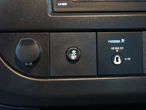 Used 2019 GMC Savana 2500 Extended Van 3D w/ Driver Convenience Package image 15