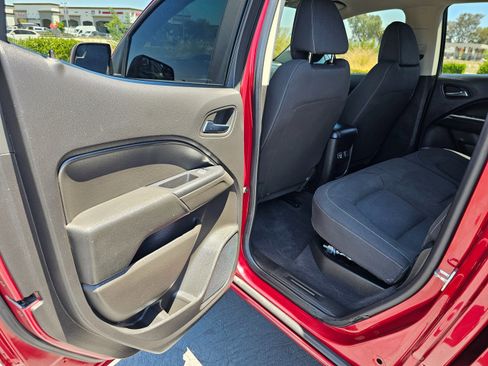Used 2019 Chevrolet Colorado LT w/ LT Convenience Package RWD image 18
