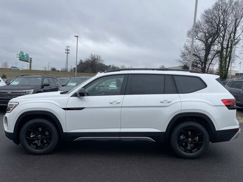 New 2026 Volkswagen Atlas Peak Edition image 4