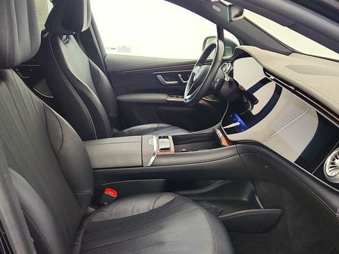 Used 2023 Mercedes-Benz EQS 580 4MATIC SUV w/ Acoustic Comfort Package image 24