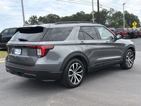 Certified 2025 Ford Explorer ST-Line RWD image 31