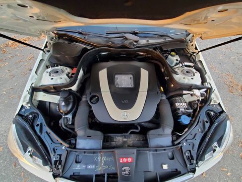 Used 2011 Mercedes-Benz E 350 E 350 Luxury 4MATIC AWD 4dr Se image 21