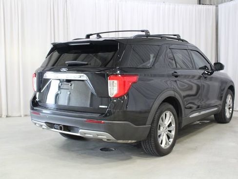 Used 2020 Ford Explorer XLT w/ Equipment Group 202A AWD/4WD image 28