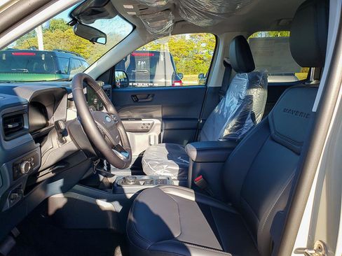 New 2025 Ford Maverick Lariat w/ Black Appearance Package image 7