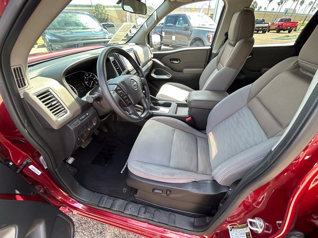 Used 2024 Nissan Frontier SV RWD image 12