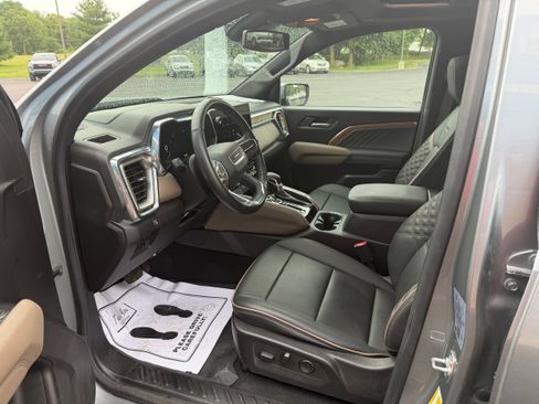 Used 2025 GMC Canyon Denali AWD/4WD image 20