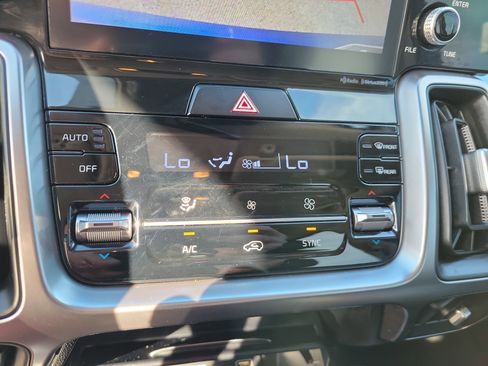 Used 2021 Kia Sorento S image 39