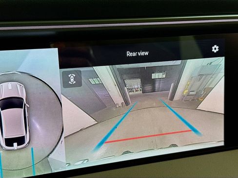 Used 2025 Porsche Macan 4S Electric image 17