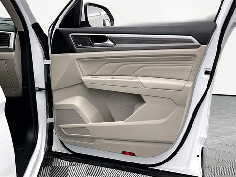 Used 2021 Volkswagen Atlas SEL Premium image 24