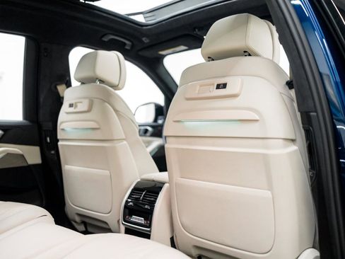 Used 2022 BMW X7 xDrive40i w/ M Sport Package AWD/4WD image 64