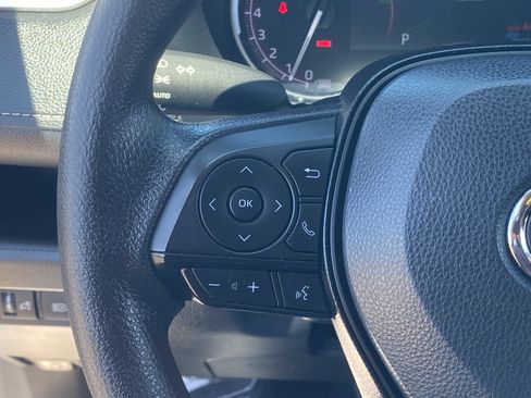 Used 2024 Toyota RAV4 XLE FWD image 21