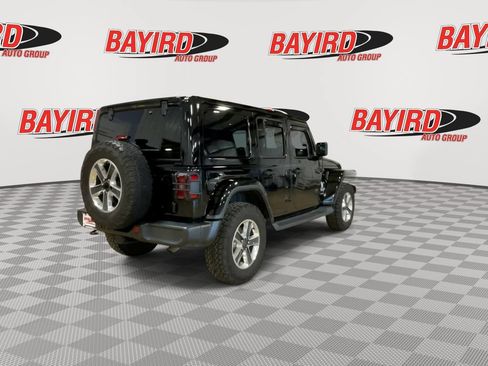 Used 2018 Jeep Wrangler Unlimited Sahara AWD/4WD image 8