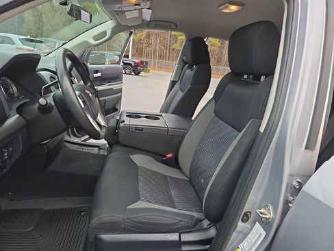 Used 2017 Toyota Tundra SR5 image 17