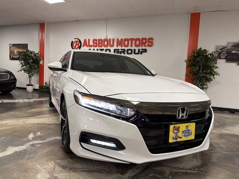 Used 2019 Honda Accord Sport image 2