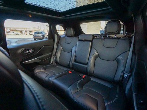 Used 2021 Jeep Cherokee Latitude Lux 80th Anniv w/ Quick Order Package 26U 80TH FWD image 26