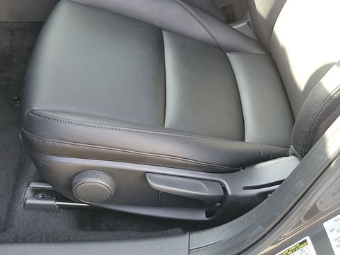 Used 2025 MAZDA MAZDA3 s image 31