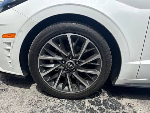 Used 2020 Hyundai Sonata Limited FWD image 12
