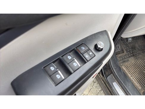 Used 2016 Toyota Highlander Limited image 11