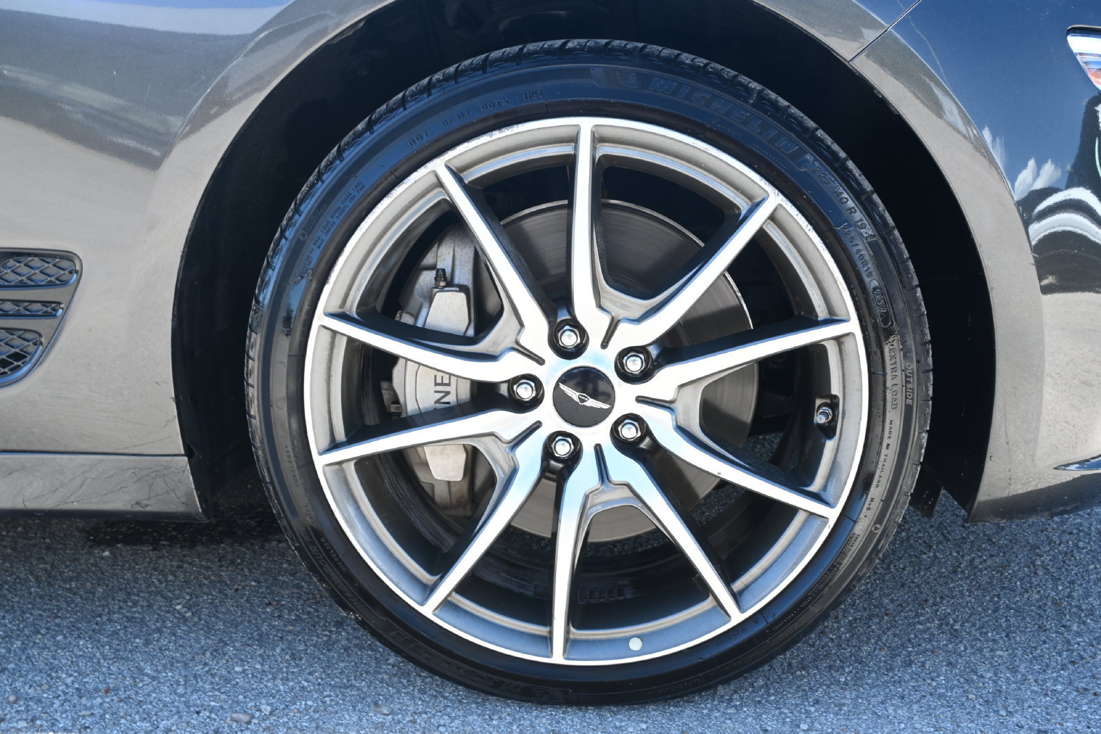 Used 2025 Genesis G70 2.5T RWD image 7