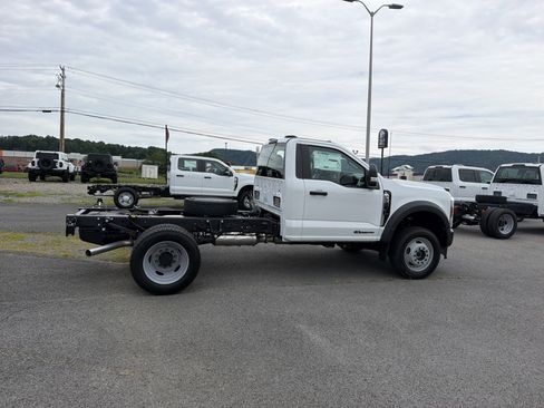 New 2026 Ford F550 4x4 Regular Cab Super Duty image 3