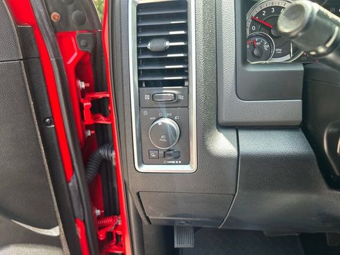 Used 2018 RAM 1500 Big Horn AWD/4WD image 25