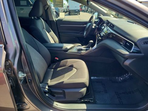 Used 2020 Toyota Camry LE w/ Carpet Mat Package image 16
