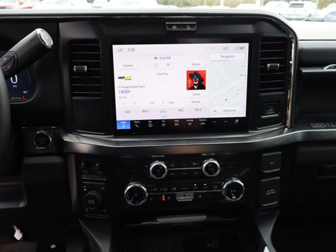 Used 2025 Ford F350 Lariat w/ Black Appearance Package image 31