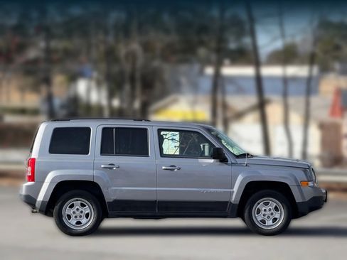 Used 2016 Jeep Patriot Sport w/ Power Value Group image 7