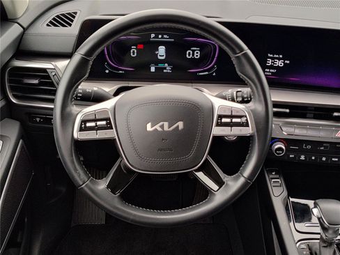 Used 2024 Kia Telluride S w/ S Sunroof Package FWD image 17