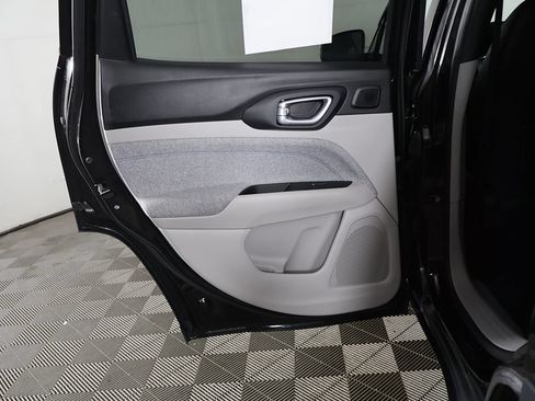 Used 2023 Jeep Compass Latitude w/ Sun and Sound Group AWD/4WD image 24