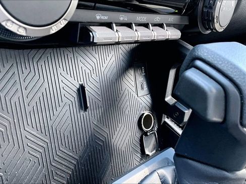 Certified 2025 Toyota Tacoma SR5 image 13