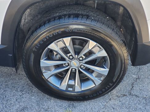 Used 2026 Chevrolet Equinox LT w/ Convenience Package II FWD image 5