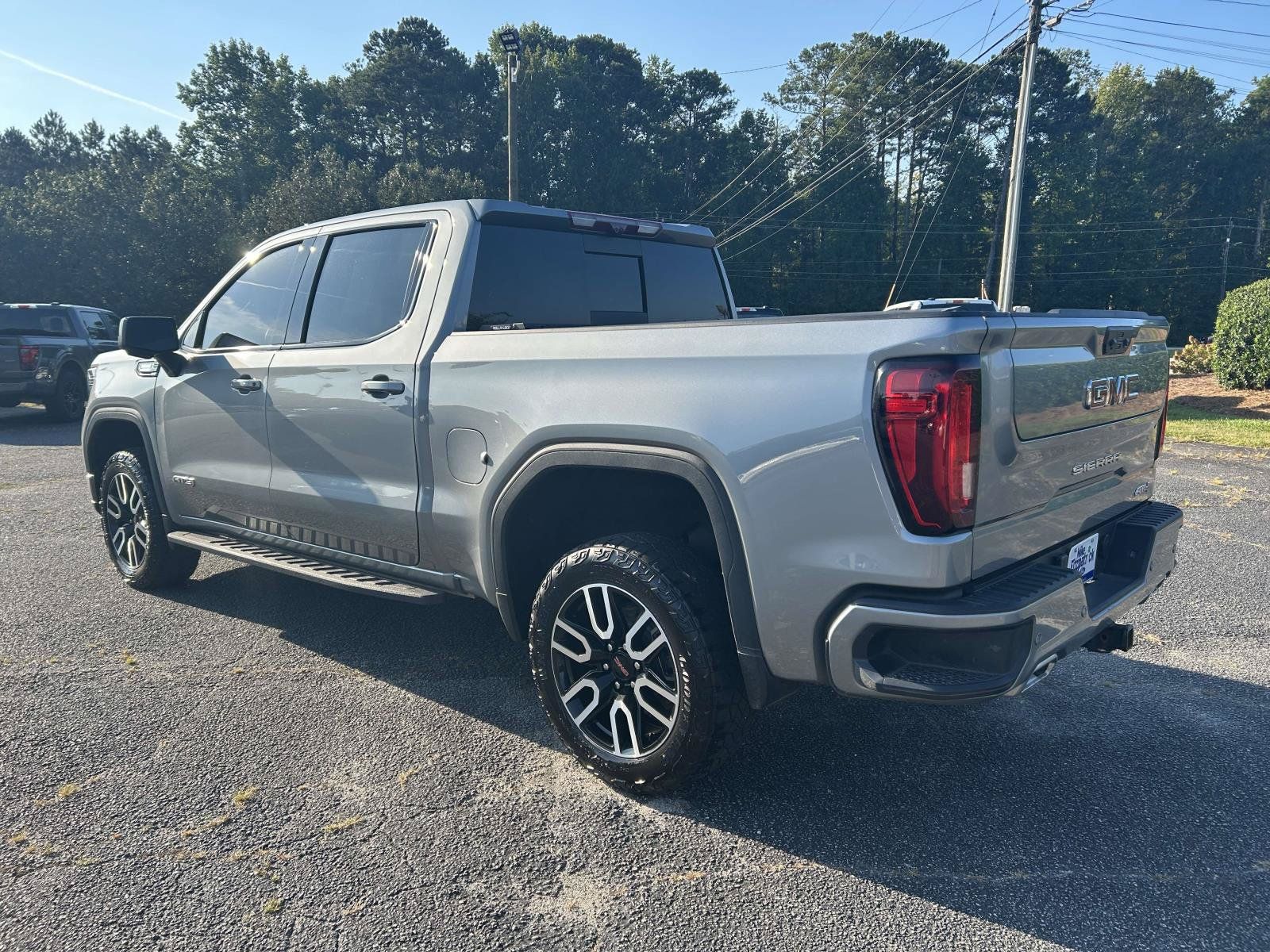 Used 2024 GMC Sierra 1500 AT4 w/ Technology Package AWD/4WD image 5