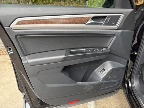 Used 2019 Volkswagen Atlas SEL Premium AWD/4WD image 16