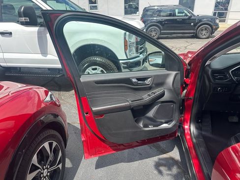 Used 2022 Ford Escape SEL w/ SEL Stealth AWD Package image 15