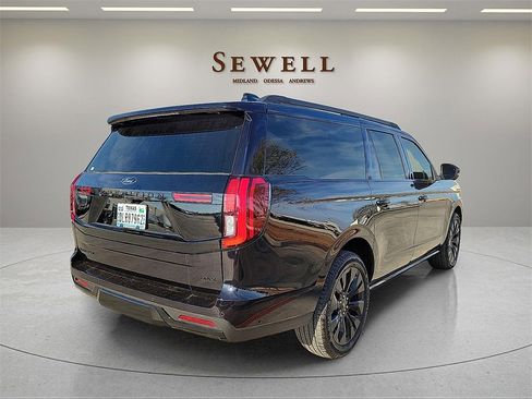 Used 2025 Ford Expedition Max Platinum w/ Stealth Appearance Package image 5