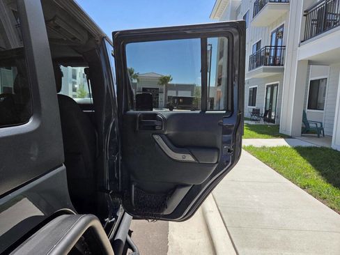 Used 2017 Jeep Wrangler Unlimited Sport w/ Quick Order Package 24S AWD/4WD image 39