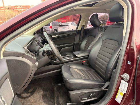 Used 2018 Ford Fusion SE w/ Equipment Group 201A image 9