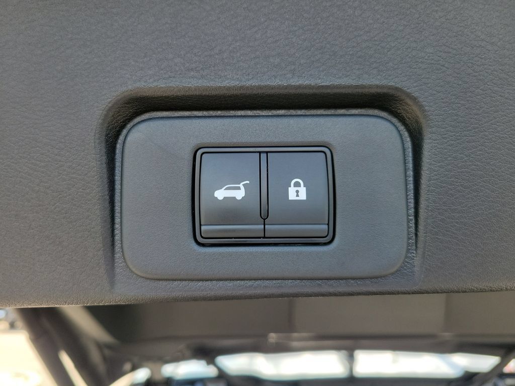 Certified 2026 Nissan Rogue SV AWD/4WD image 9