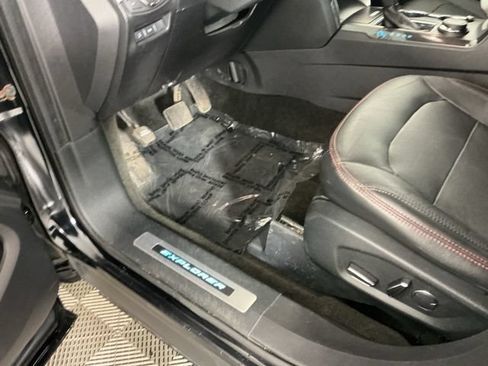Used 2018 Ford Explorer Sport w/ Equipment Group 401A AWD/4WD image 17