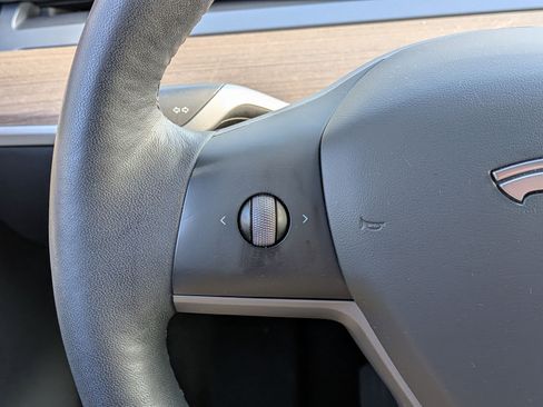 Used 2024 Tesla Model Y Long Range image 15