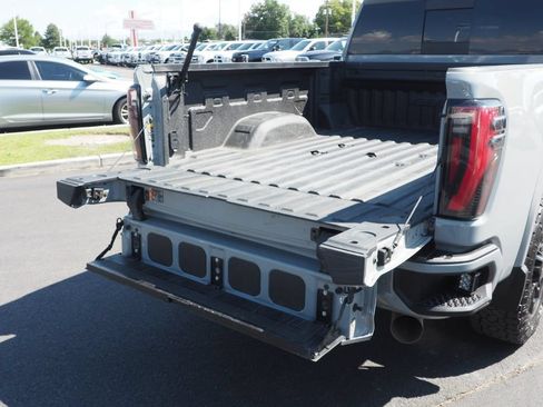 Used 2024 GMC Sierra 2500 AT4 w/ AT4 Premium Plus Package AWD/4WD image 17