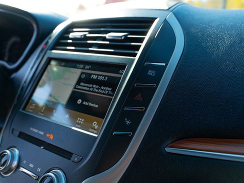 Used 2018 Lincoln MKC Reserve image 39