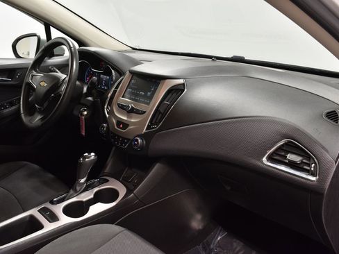 Used 2017 Chevrolet Cruze LS image 29