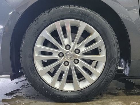 Used 2013 Toyota Avalon Limited image 9