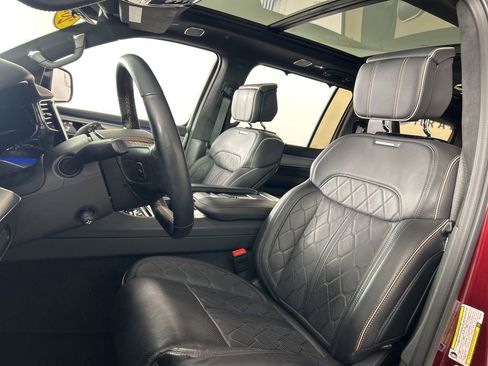Used 2023 Jeep Grand Wagoneer Series III image 25